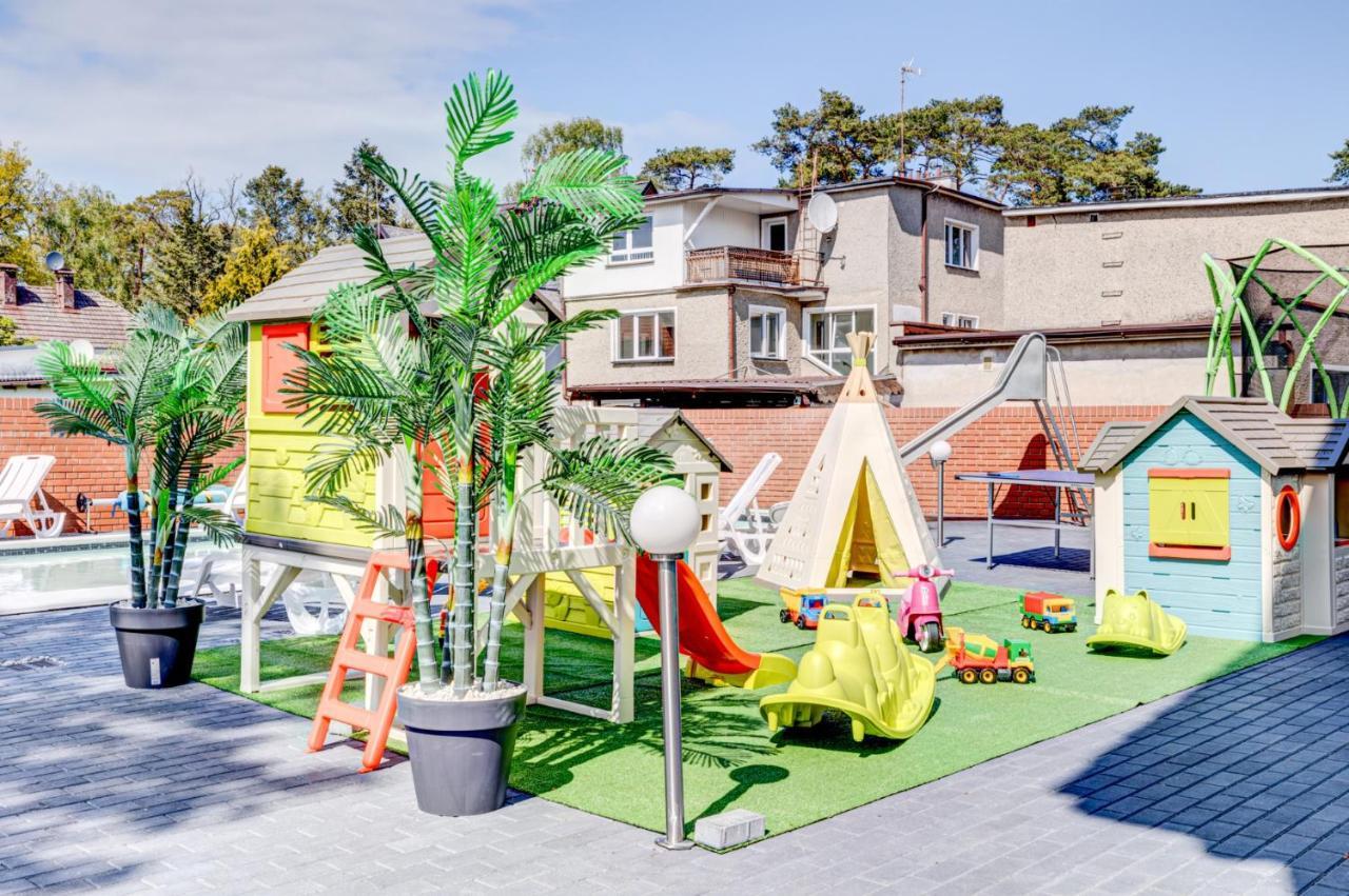 Pod Winogronem - Apartamenty Z Basenem I Wyzywieniem 포비에로보 외부 사진